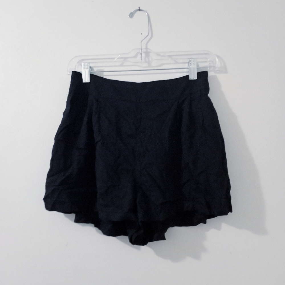 american eagle • neutral black high rise split hem lightweight vacation shorts
